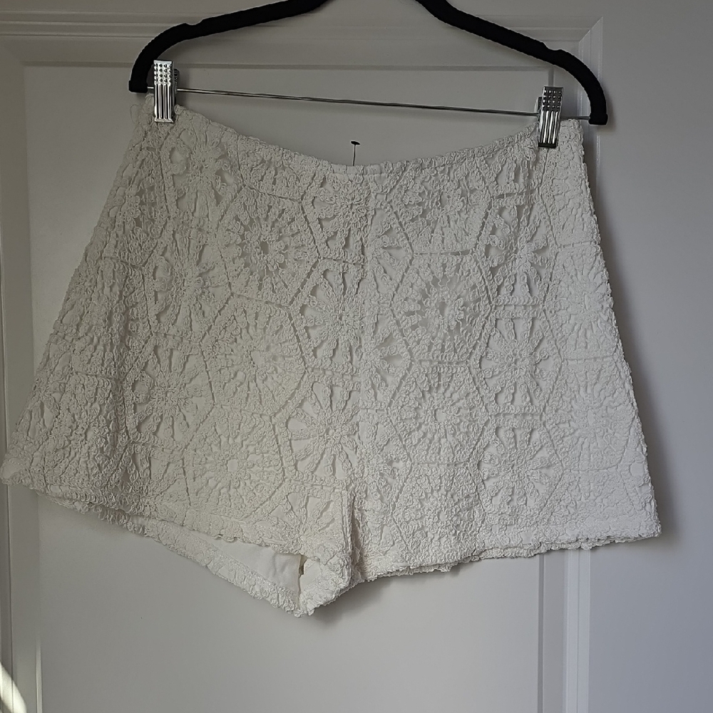 Francesca's Collections Cream Lace High Waist Shorts